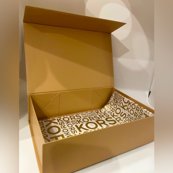 Michael Michael Kors
leopard print convertible crossbody bag - Picture 7 of 7